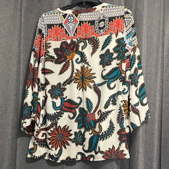 Fig and Flower Vibrant Geometric Floral Blouse - Picture 8 of 8